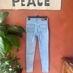 Levi's Light Blue Women's Skinny Jeans